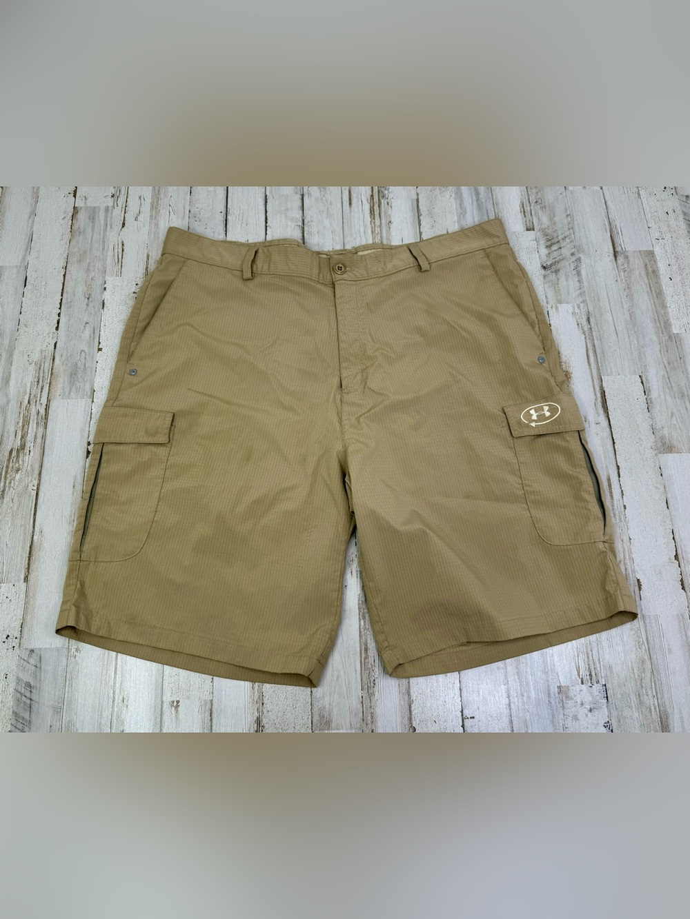 Under Armour Mens Loose Fit Tan Cargo Shorts 40 Lightweight 10”